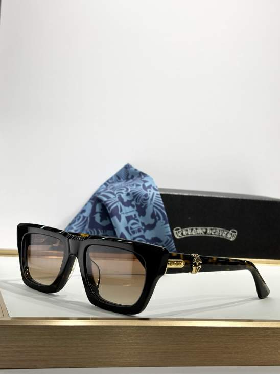 Picture of Chrome Hearts Sunglasses _SKUfw75327047fw